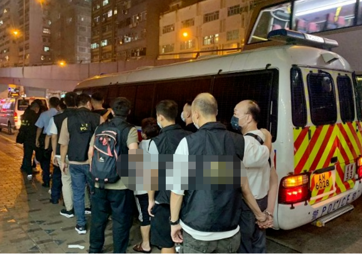 深水埗住宅变网上百家乐赌档　香港警方拘11男女