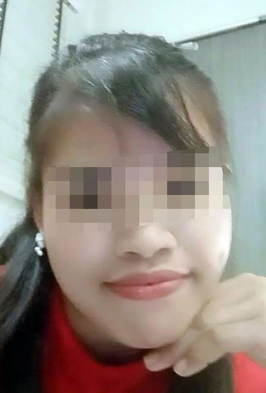 女佣“萝莉”来自菲律宾，东窗事发后被警方带走。 （由受访者提供）