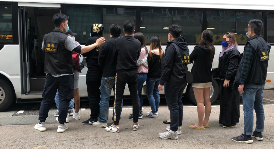 香港警方捣毁旺角钓鱼机非法赌场　11人被捕另涉限聚令