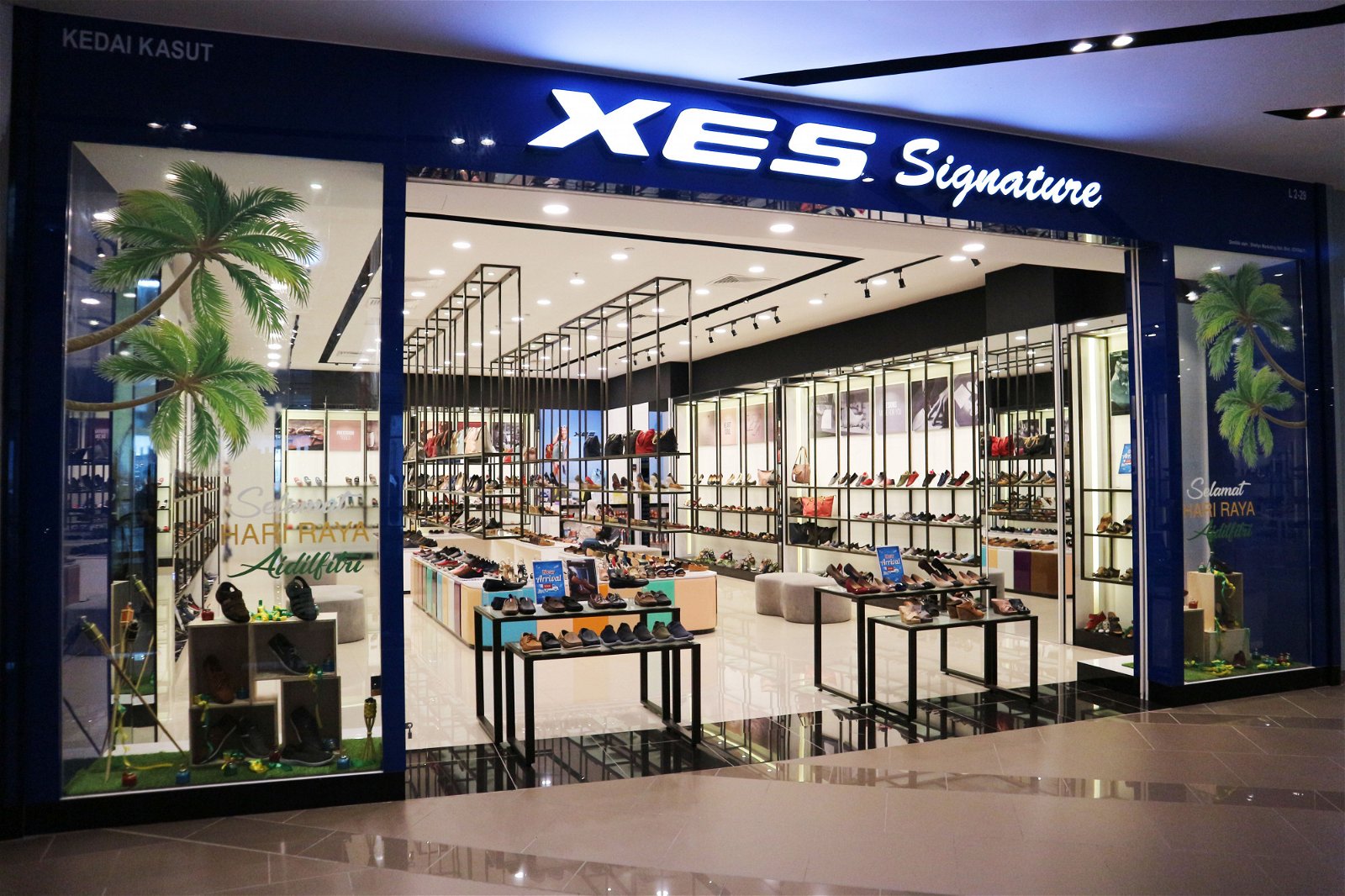 为了满足现代顾客不同的生活需求，XES鞋履发展出3种不同类型的门店，分别是XES Signature、XES Outlet和XES Studio，销售超过1500个迎合休闲、运动和商务需求的产品系列。